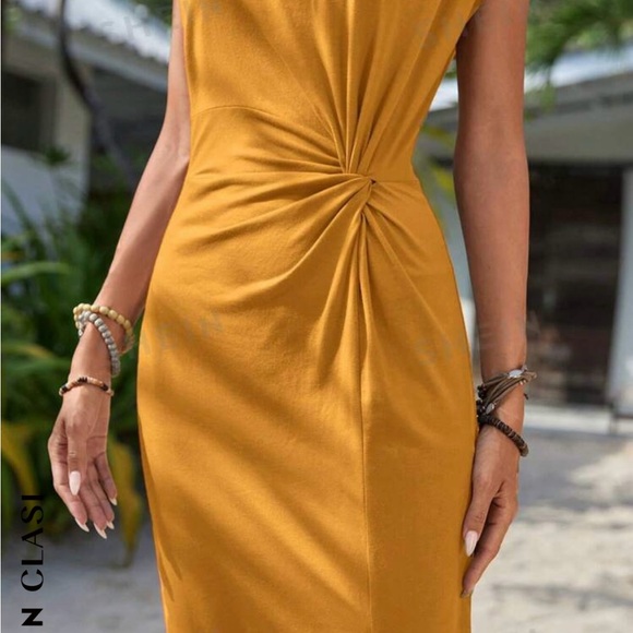 SOLID COLOR BATWING SLEEVE DRESS! - Picture 4 of 5